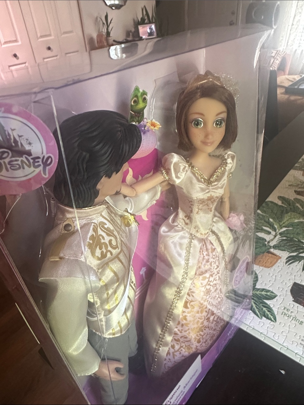 Disney Rapunzel & Eugene Wedding Dolls Set - Picture 6 of 6